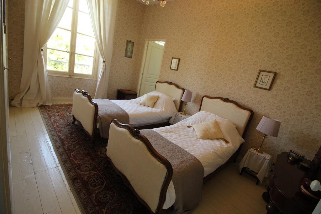 Manoir Angle Bed & Breakfast Blanzay-sur-Boutonne Room photo